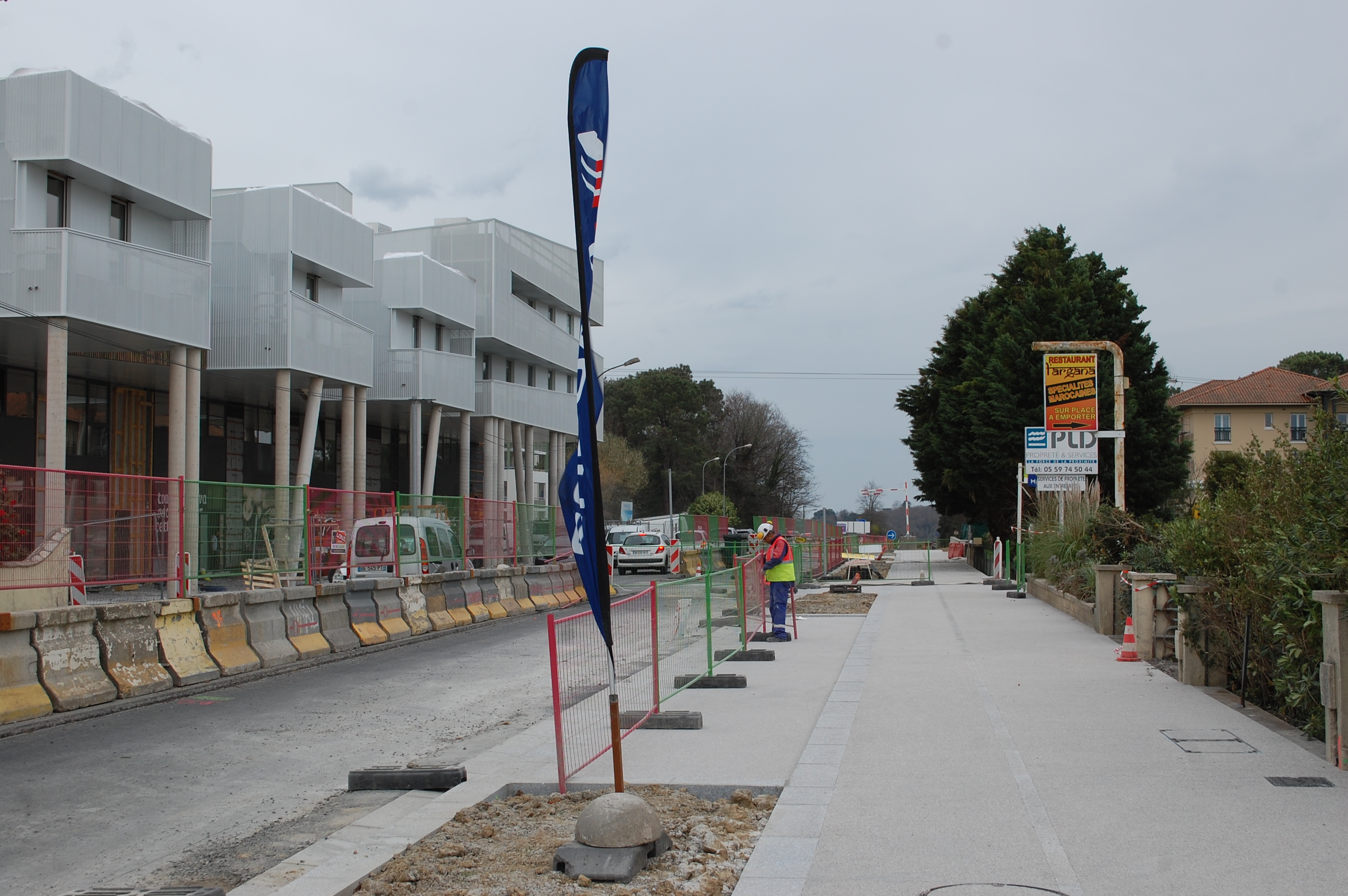 De larges trottoirs sur le boulevard Jacques Duclos à Tarnos